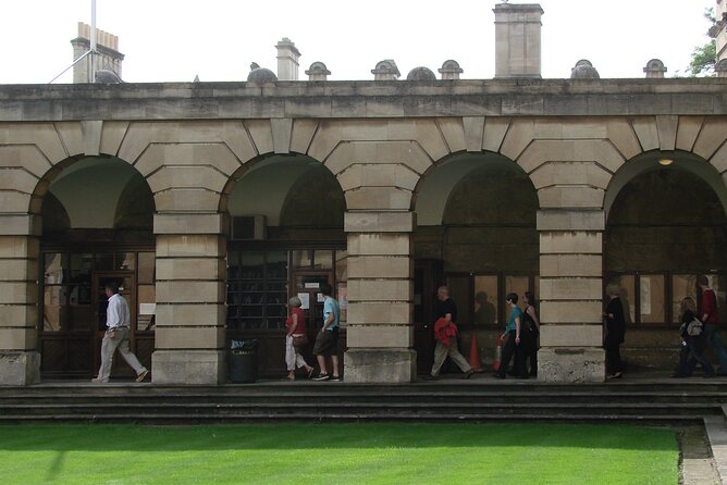 1.5-hour Oxford City and University Walking Tour - Stories that make the stonework memorable