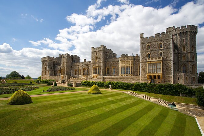 2-Day Windsor, Stonehenge, Bath & Oxford Tour Including Admission - The overnight stay: B&B or hotel
