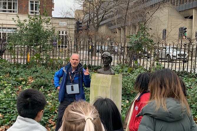2-Hour Private LGBTQ+ History Tour of London with a Licensed Guide - A private format that suits groups