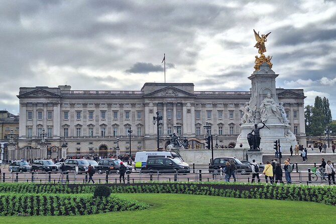 2 Hour Walking Tour from Buckingham Palace to Big Ben - Parliament Square and the Big Ben finish