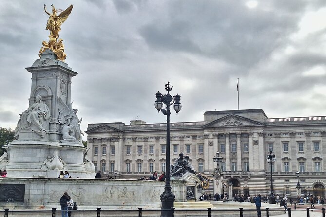 2 Hour Walking Tour from Buckingham Palace to Big Ben - Green Park, Clarence House, and St. James’s Palace
