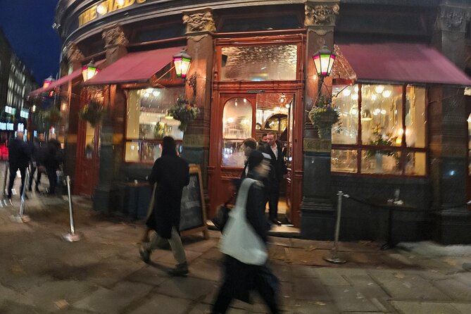 3-Hour Historic Pub Experience in London - The Temple district and the story of common law