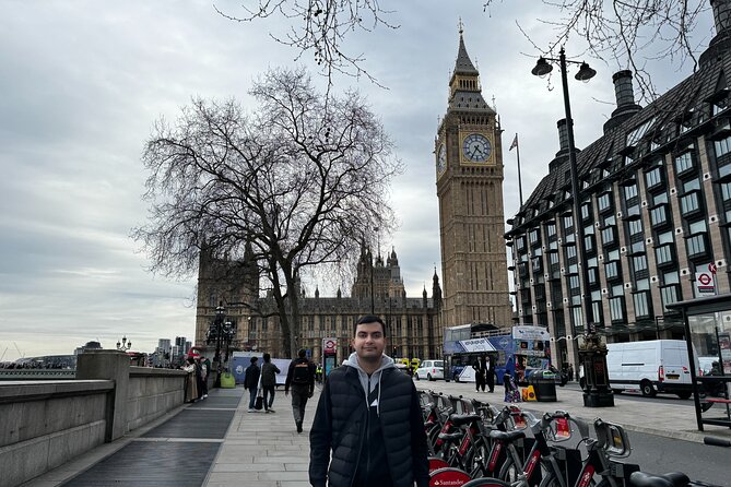 30 Major London Attractions Walking Tour With Photos - Shaftesbury Memorial Fountain and Piccadilly Circus