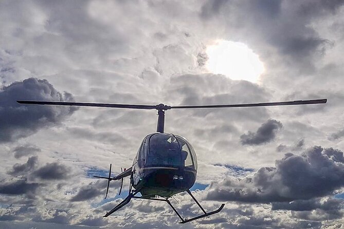 40 minute Helicopter Explorer Trial Lesson - Starting at Redhill Aerodrome in Surrey