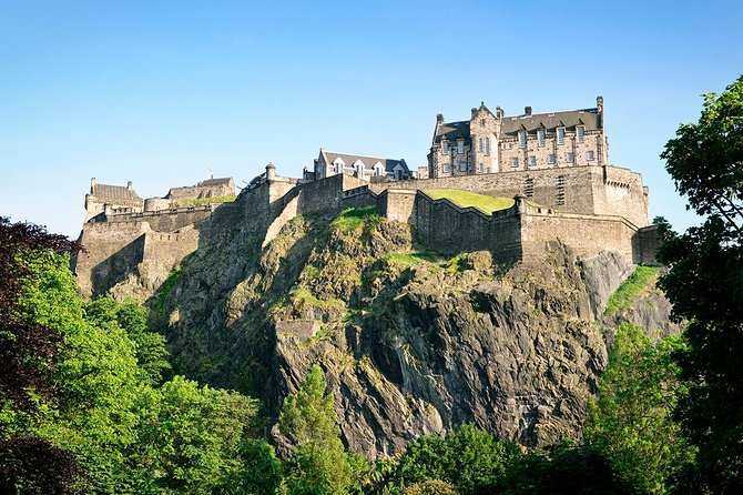 7 Day Winter Tour of England and Scotland starting from London - Day three: Edinburgh Castle and the royal mile