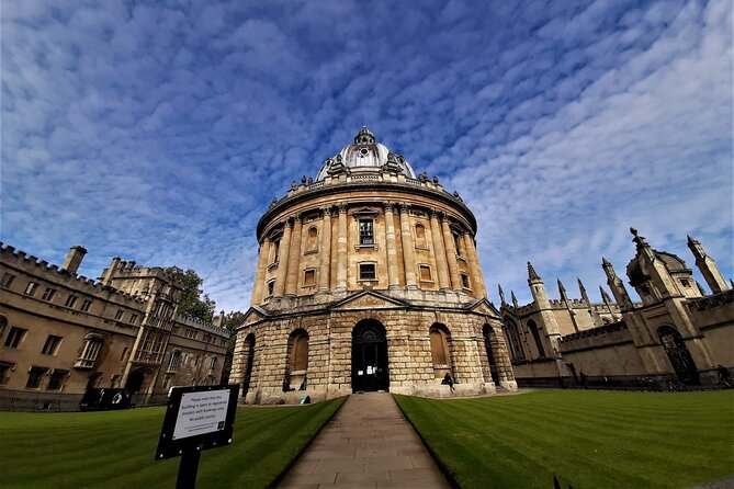 90 Minute Classic Walking Tour of Oxford - A public museum, a famous bridge, and High Street