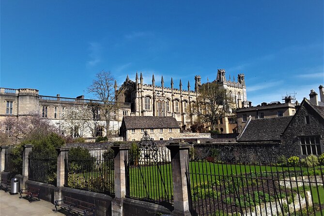90 Minute Classic Walking Tour of Oxford - Magpie Lane and the Radcliffe Camera