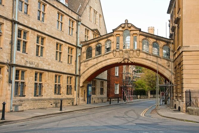 90 Minute Classic Walking Tour of Oxford - The Bodleian Library and the Scholastic Quadrangle