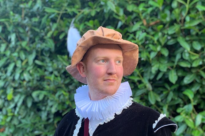 A Historical tour of Warwick with Queen Elizabeth's Secret Lover - The Roebuck Inn adds a 25-minute pause