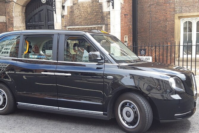 A Royal London Private Taxi Tour - What your guide adds to the ride