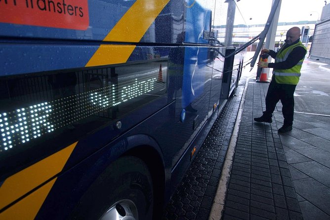 Airport Coach Service from Oxford to Heathrow - A straightforward Oxford to Heathrow transfer