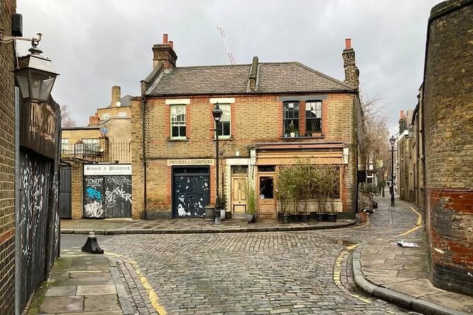Authentic London Sunday Markets with a Londoner - Brick Lane mixes vintage shopping with a famous bagel stop