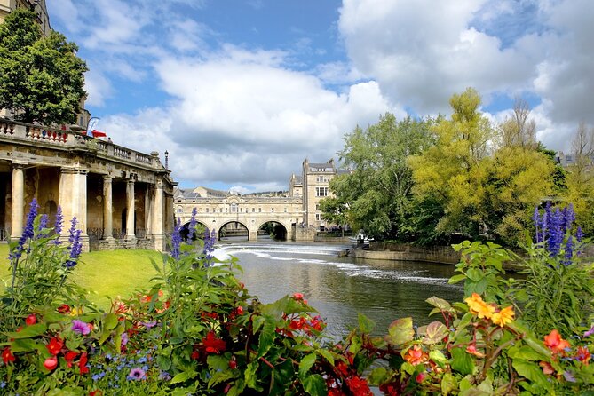 Bath and Cotswold Village Private Car Tour from London - Choosing between Lacock and Castle Combe