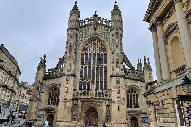 Bath Public Walking Tour including Bath Abbey - The guides bring pace, humor, and local shape to the route