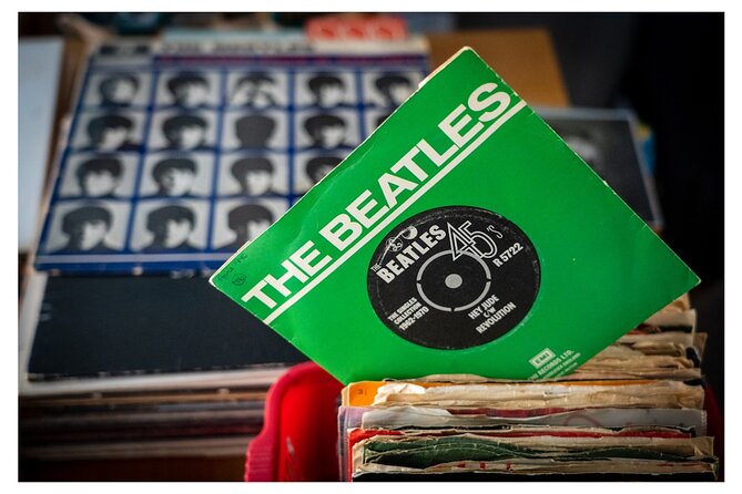 Beatles Famous Walking Tour Of Liverpool- Fully Guided - Derby Square and the famous Queen Victoria photograph