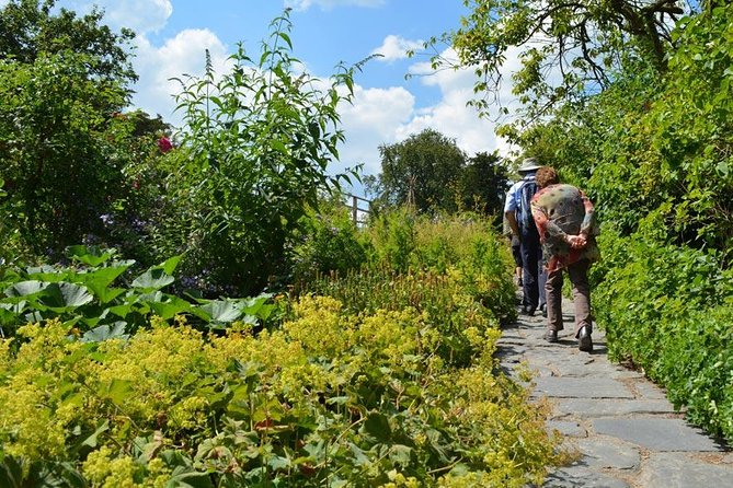 Beatrix Potter's Tour from Oxenholme Including Lake Cruise - Hawkshead offers the most flexible stop