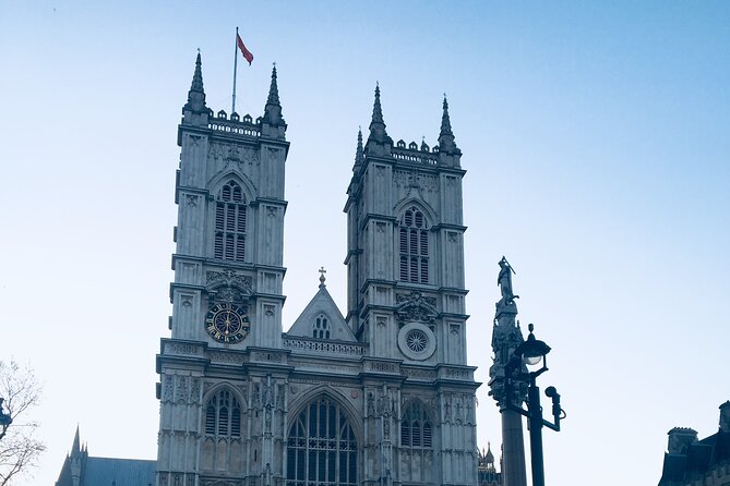 Bespoke London Black Taxi Tours - Horse Guards Parade near the government quarter