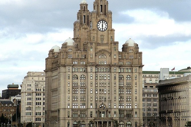Best of Liverpool Sightseeing Tour by Private Taxi - Albert Dock, Victoria Monument, and the wider city view