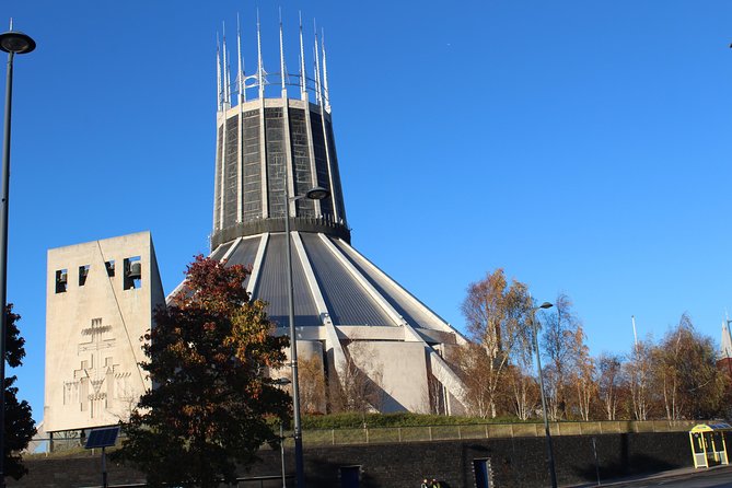 Best of Liverpool Sightseeing Tour by Private Taxi - St George’s Hall and the city center