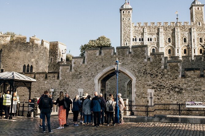 Best of London Tour - Crown Jewels, River Cruise & History Walk - Buckingham Palace and the green finish