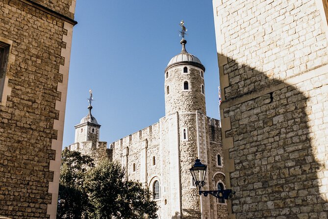 Best of London Tour - Crown Jewels, River Cruise & History Walk - What the guides add to the Tower visit