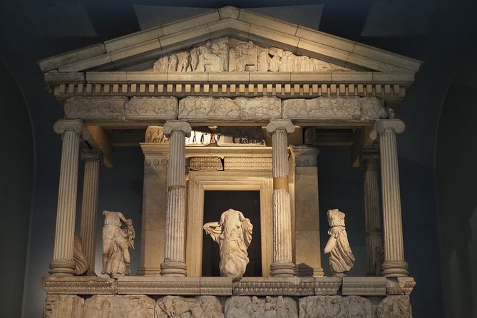 British Museum In-Depth Private Guided Tour - Pace, crowds, heat, and comfort