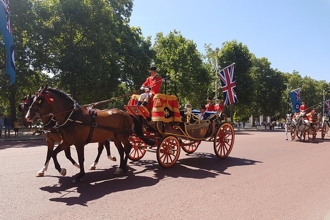 British Royalty walking tour including The Changing Of The Guard! - Practical planning for the morning