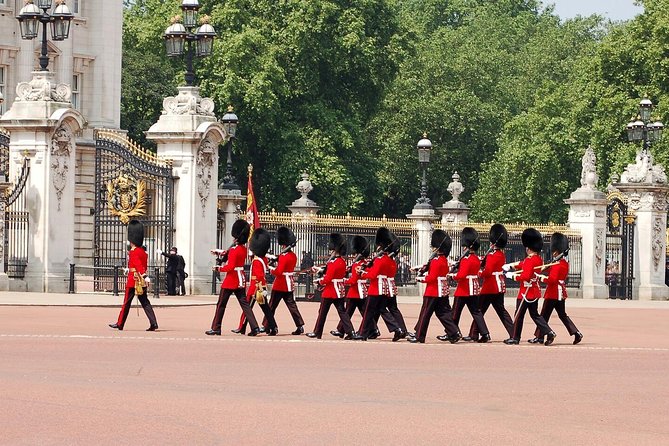 Buckingham Palace and Vintage Bus Tour of London - The Thames Cruise from the Tower Area