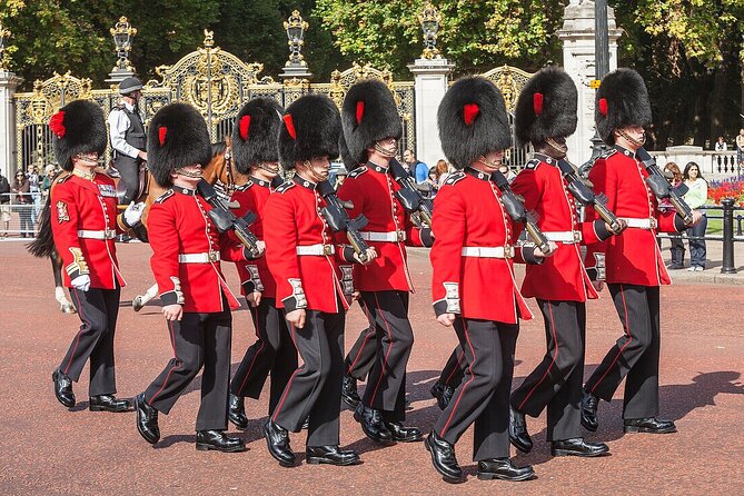Buckingham Palace & Changing of the Guard Experience - What this two-hour London tour actually does