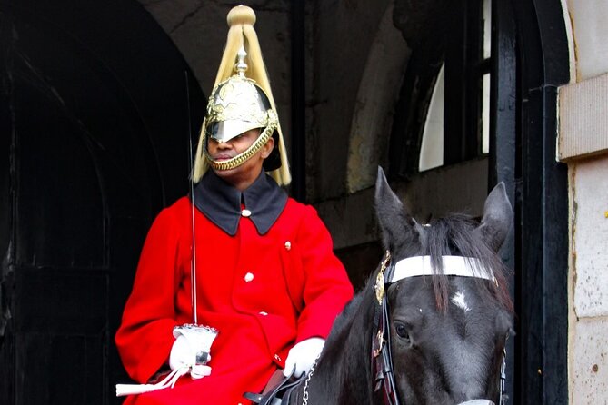 Buckingham Palace & Changing of the Guard Experience - Walking pace, crowds, and practical comfort