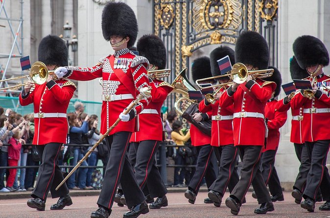 Buckingham Palace, Changing of the Guard & Thames Boat Ride - The Thames Boat Ride Toward the Tower of London