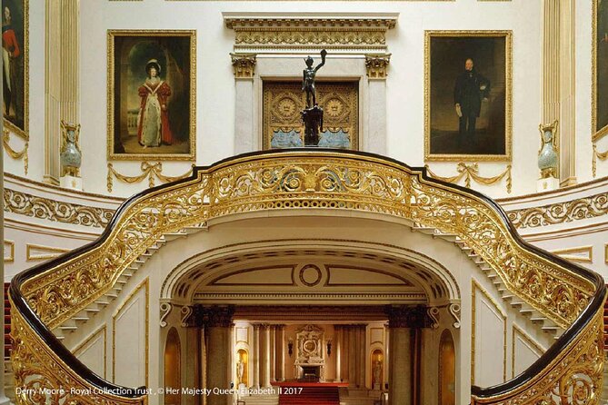 Buckingham Palace Entrance Ticket & British Royalty Guided Tour - St. James’s Palace and the royal neighborhood