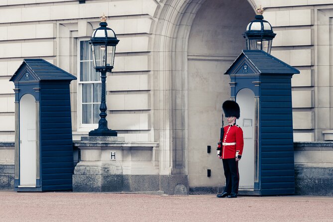 Buckingham Palace, St James Palace & Tea at Kensington Palace - Wellington Arch, Bomber Command, and Apsley House