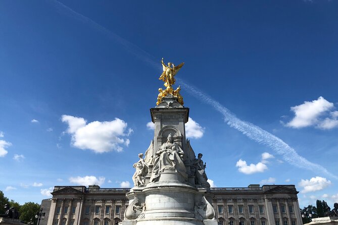Buckingham Palace Visit & Changing of the Guard Walking Tour - Entering Buckingham Palace after the crowds