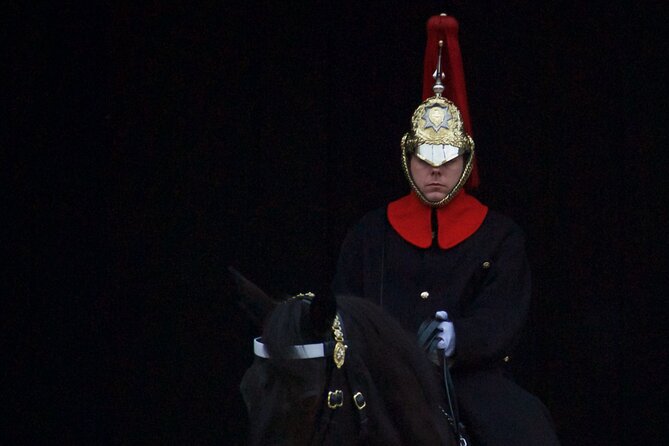 Buckingham Palace Visit & Changing of the Guard Walking Tour - Practical preparation for the 3.5-hour route