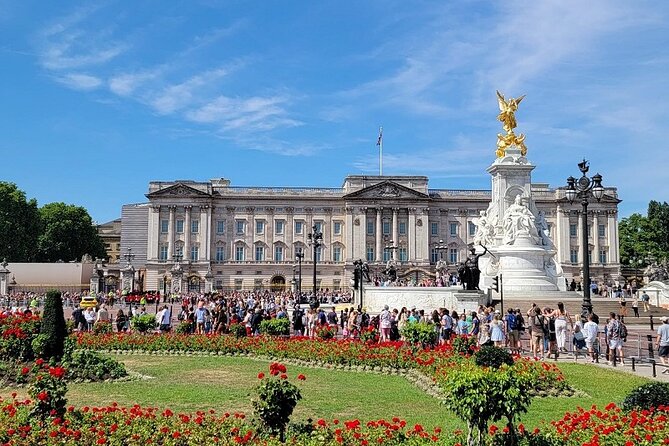 Buckingham Palace: Walking Tour with Entry & Audio Guide - St. James’s Square starts the royal story