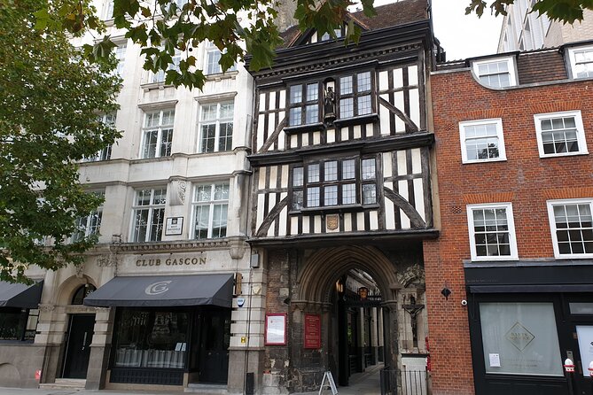 Burnings, Butchery & Black Death: A Walking Tour of London's Bloody Past - Cloth Fair and the noise behind a quiet lane
