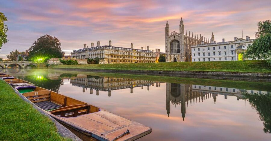 Cambridge: Chauffeured Punting Tour - Seven Riverside Colleges, Seen From the Water