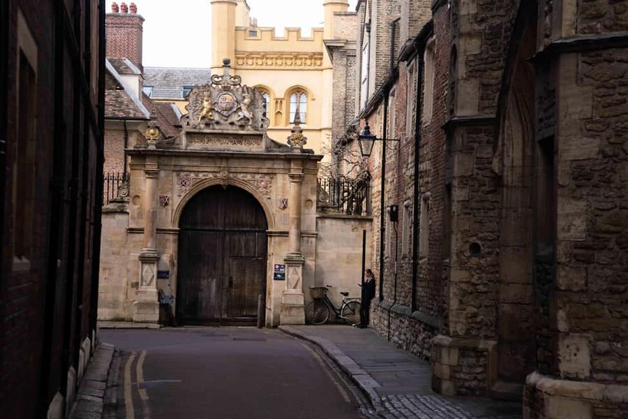 Cambridge: Ghost Tour Led by University Alumni Guide - Why Cambridge makes a good ghost-story setting