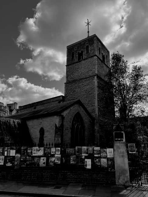 Cambridge: Ghost Tour Led by University Alumni Guide - Starting near King’s College and Clare College