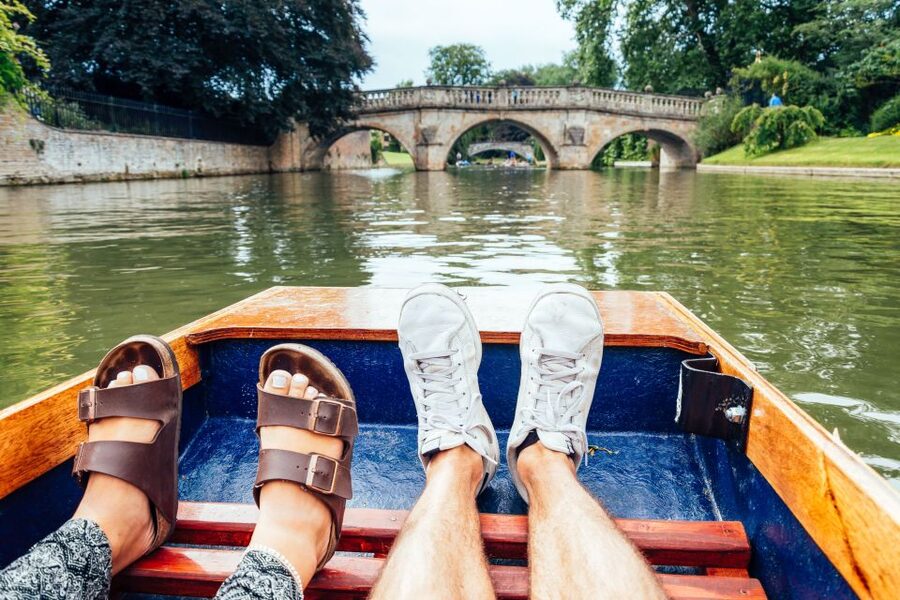 Cambridge: Guided River Cam Punting Tour - The guides are the heart of the tour