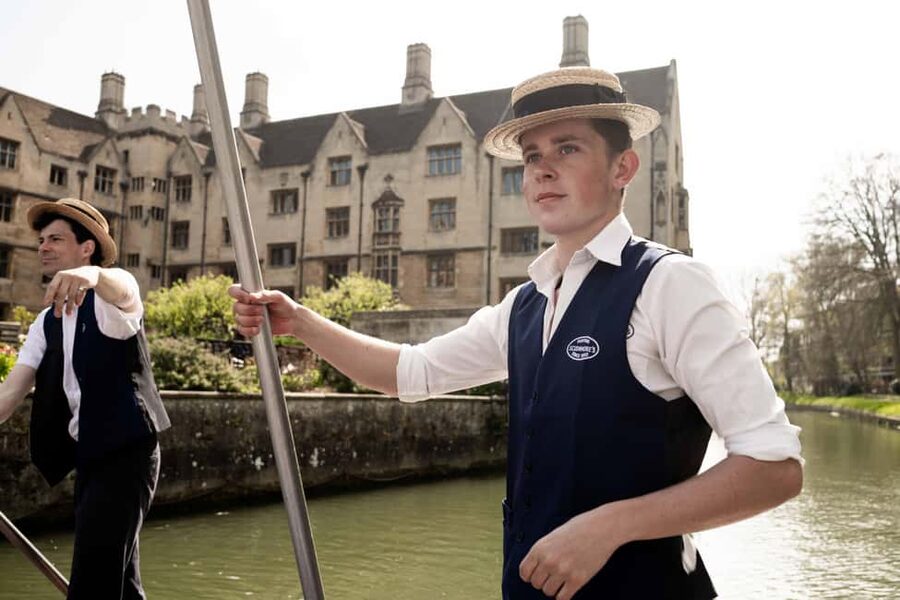 Cambridge: Punting Tour on the River Cam - Clare Bridge and the college gardens