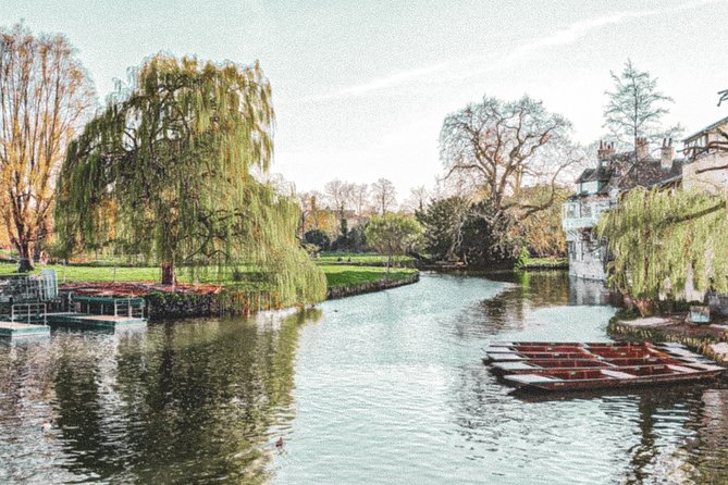 Cambridge's History & Secrets with Self-Guided Walking Tours - Why the pause button matters