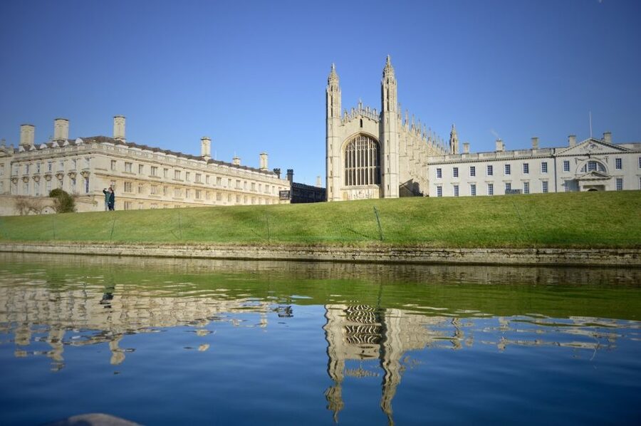 Cambridge: Shared Chauffeured Punting Tour - Starting at Jesus Green beside La Mimosa