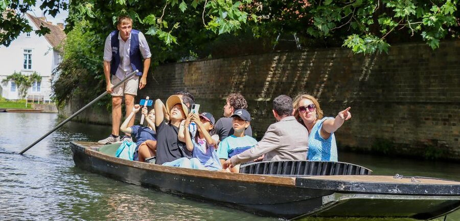 Cambridge: Shared Chauffeured Punting Tour - The Bridge of Sighs from the water