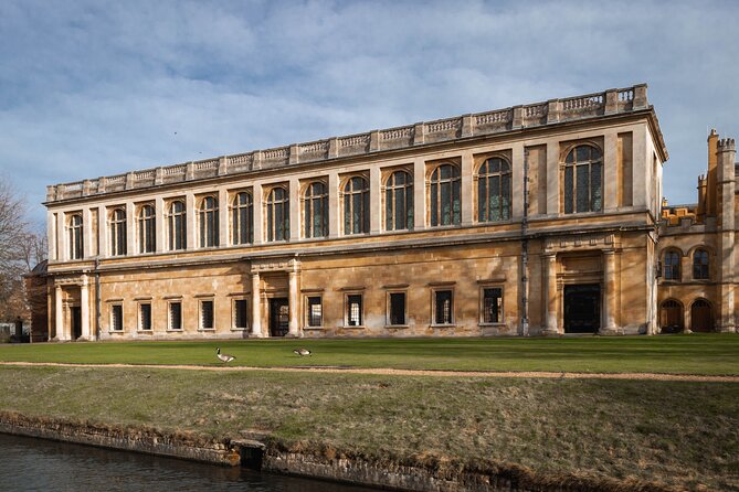 Cambridge - Shared Punting Tour - Why Cambridge looks different from the river