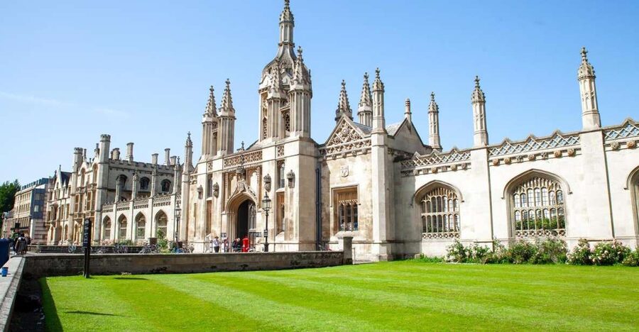 Cambridge: University Alumni Tour with Kings College Option - Mathematical Bridge and the famous college views