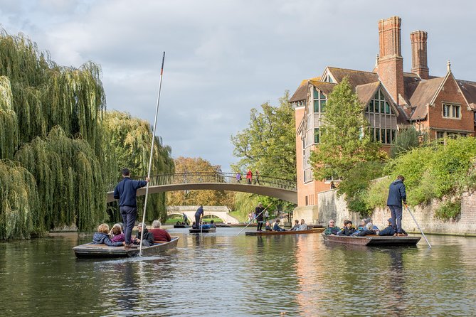 Cambridge Walking & Punting Tour by Alumni™ King’s College Option - The Eagle pub and the Cavendish story