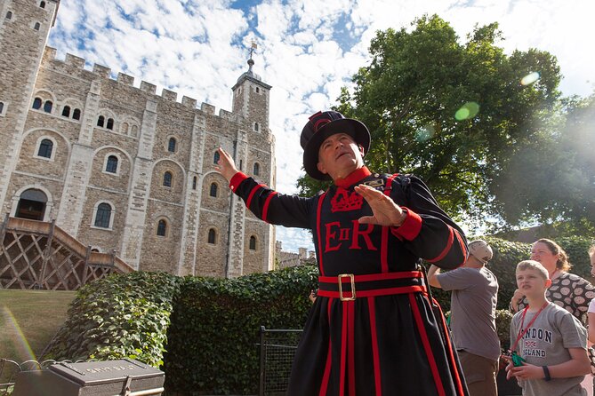 Changing of Guards, Big Ben, Tower of London, Beefeaters & Cruise - Westminster and the view of Big Ben