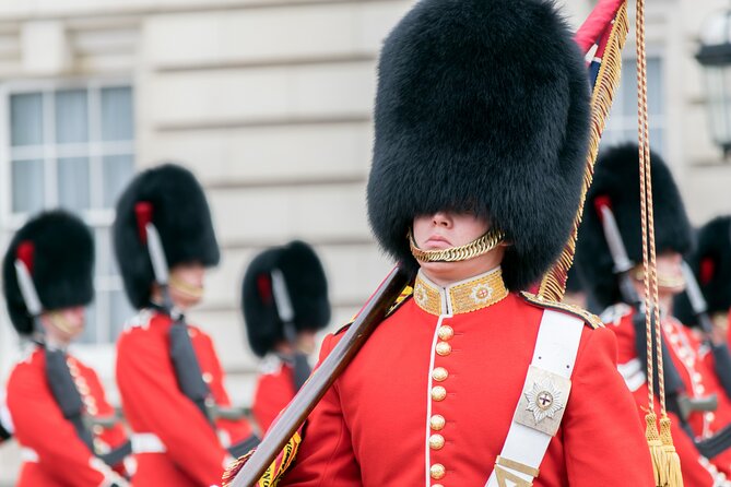 Changing of the Guard Guided Tour at Buckingham Palace - How the guides shape the experience